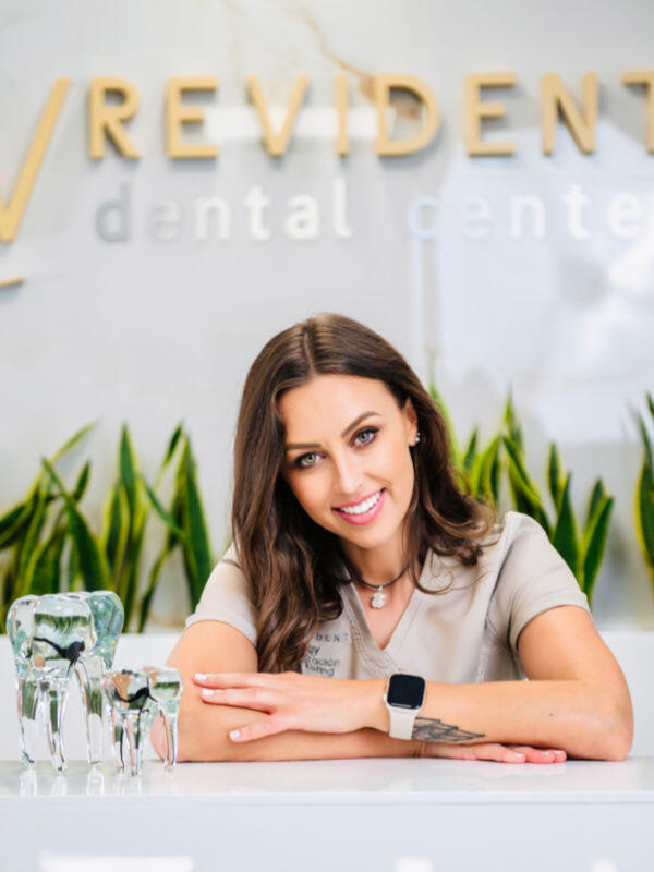 https://www.revidentdentalcenter.com/wp-content/uploads/2023/07/angela-revident.jpg
